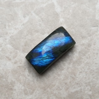 Labradoryt kaboszon 24x12 mm nr B411