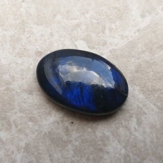 Labradoryt kaboszon 24x16 mm nr B439