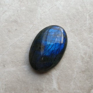 Labradoryt kaboszon 24x16 mm nr B574