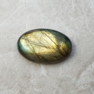 Labradoryt kaboszon 25x16 mm nr B609