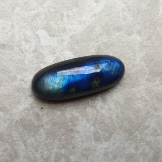 Labradoryt kaboszon 26x11 mm nr B453