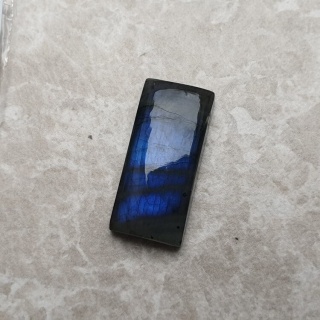 Labradoryt kaboszon 26x12 mm nr B402
