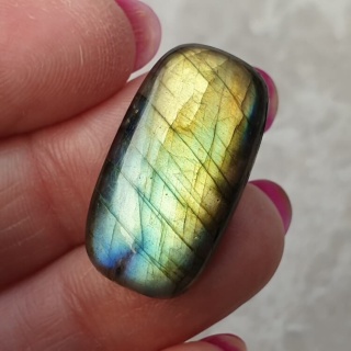 Labradoryt kaboszon 26x15 mm nr B619