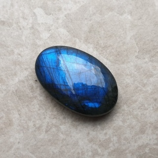 Labradoryt kaboszon 26x16 mm nr B425