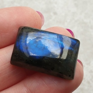 Labradoryt kaboszon 26x16 mm nr B522