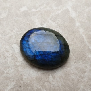 Labradoryt kaboszon 26x21 mm nr B417