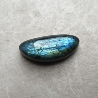 Labradoryt kaboszon 27x12 mm nr B546