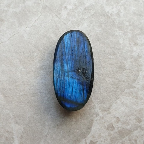 Labradoryt kaboszon 27x13 mm nr B556 Labradoryt kaboszon 27x13 mm nr B556