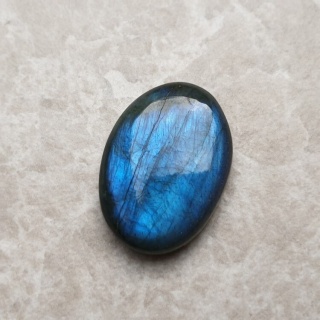 Labradoryt kaboszon 27x19 mm nr B421