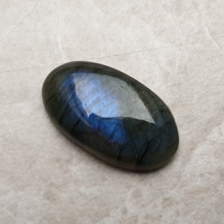Labradoryt kaboszon 28x16 mm nr B458