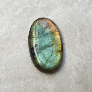 Labradoryt kaboszon 28x17 mm nr B648