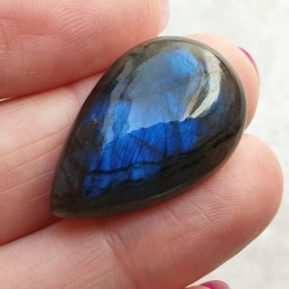 Labradoryt kaboszon 28x18 mm nr B565