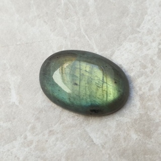 Labradoryt kaboszon 28x19 mm nr B629