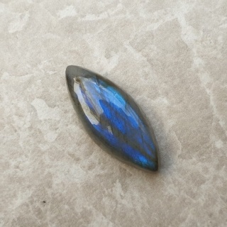 Labradoryt kaboszon 29x12 mm nr B427