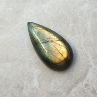Labradoryt kaboszon 30x16 mm nr B630