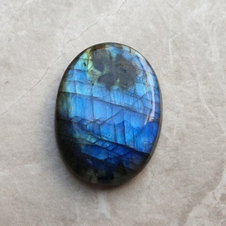 Labradoryt kaboszon 30x22 mm nr B570