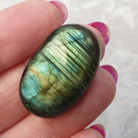 Labradorite cabochon 31x19 mm no B615 Labradorite cabochon 31x19 mm no B615