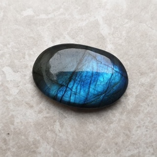 Labradoryt kaboszon 31x21 mm nr B372