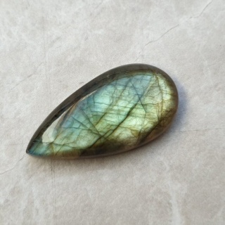 Labradoryt kaboszon 32x16 mm nr B635