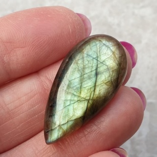 Labradoryt kaboszon 32x16 mm nr B635