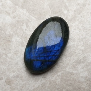 Labradoryt kaboszon 32x19 mm nr B367