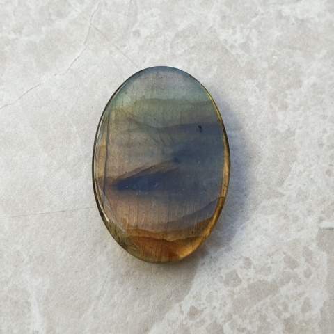 Labradorite cabochon 32x22 mm no B620 Labradorite cabochon 32x22 mm no B620