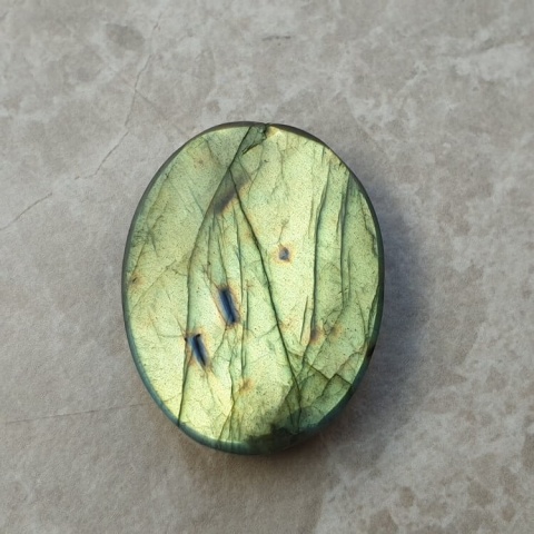 Labradorite cabochon 32x25 mm no B623 Labradorite cabochon 32x25 mm no B623