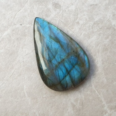 Labradorite cabochon 33x21 mm no B624