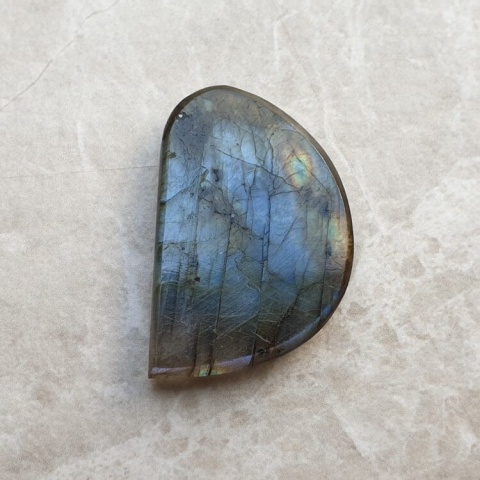 Labradorite cabochon 33x22 mm no B561