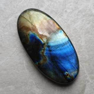 Labradoryt kaboszon 33x23 mm nr B534