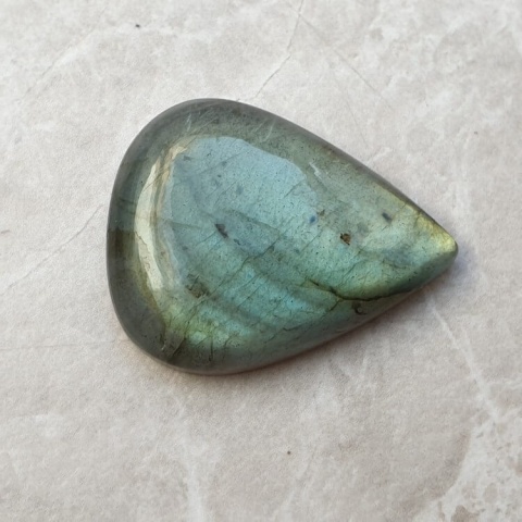 Labradorite cabochon 33x27 mm no B605