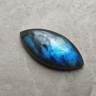 Labradoryt kaboszon 34x16 mm nr B544