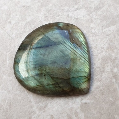 Labradorite cabochon 34x33 mm no B622 Labradorite cabochon 34x33 mm no B622