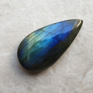 Labradoryt kaboszon 35x18 mm nr B560