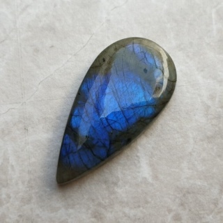 Labradoryt kaboszon 35x18 mm nr B569