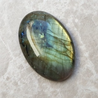 Labradoryt kaboszon 37x25 mm nr B634