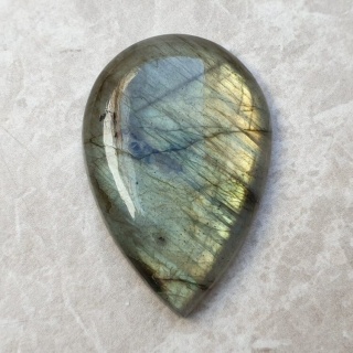 Labradoryt kaboszon 38x25 mm nr B604