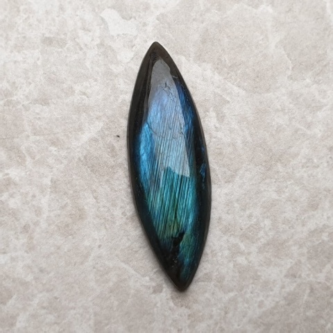 Labradorite cabochon 41x13 mm no B388