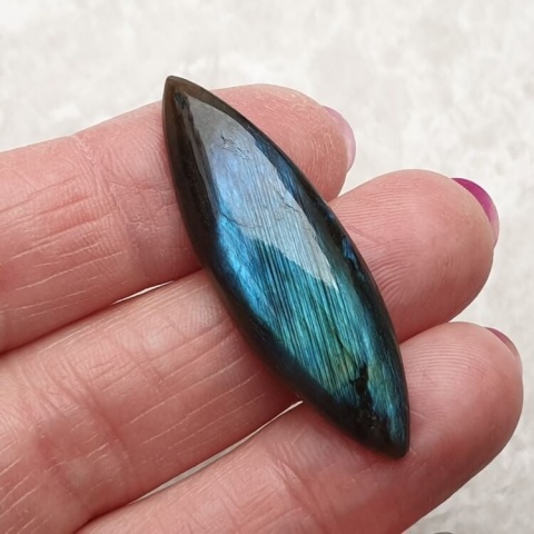 Labradorite cabochon 41x13 mm no B388