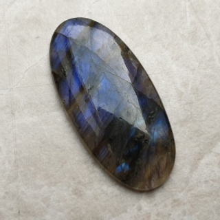 Labradoryt kaboszon 42x20 mm nr B464