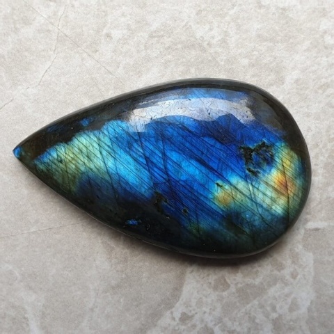 Labradorite cabochon 47x29 mm no B506