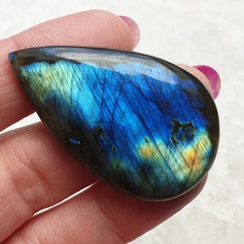 Labradorite cabochon 47x29 mm no B506