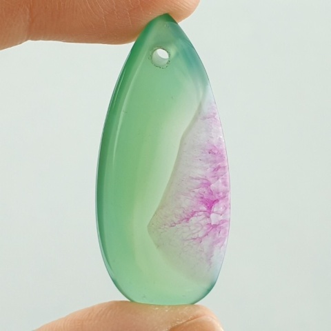 Agat kaboszon z dziurką 41x18 mm nr 131 Agat kaboszon z dziurką 41x18 mm nr 131