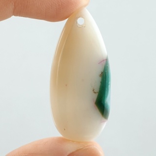 Agat kaboszon z dziurką 41x18 mm nr 136