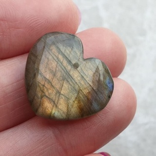 Labradoryt serce z dziurką 22x20 mm nr 22