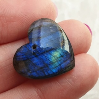 Labradoryt serce z dziurką 22x20 mm nr 67