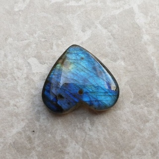 Labradoryt serce z dziurką 23x20 mm nr 62
