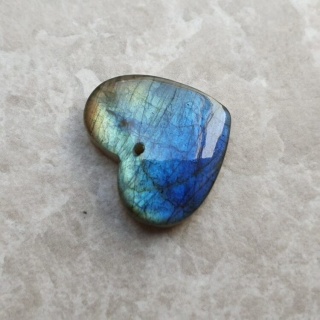Labradoryt serce z dziurką 24x20 mm nr 21