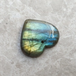 Labradoryt serce z dziurką 27x24 mm nr 29