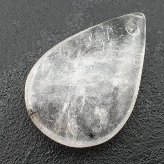 Kryształ górski łezka z dziurką 37x24 mm nr 30